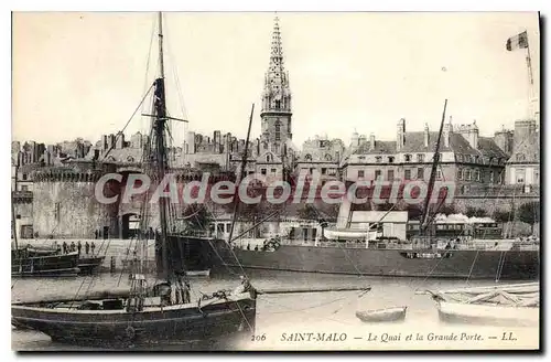 Ansichtskarte AK Saint Malo Le Quai Et La Grande Porte