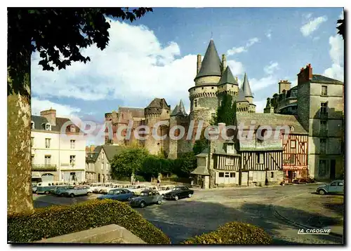 Cartes postales moderne Vitr� Cite Medievale Le Chateau Et Les Vieilles Maisons Place St-Yves