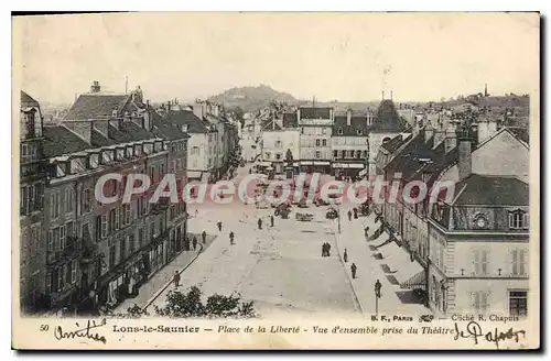 Ansichtskarte AK Lons Le Saunier Place De La Liberte Vue D'Ensemble Prise Du Theatre