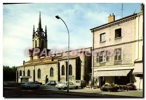 Cartes postales moderne Feurs L'Eglise et la Place du Forum