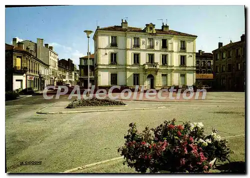 Moderne Karte Saint Genest Lerpt Ville fleurie L'Hotel de Ville et la Place