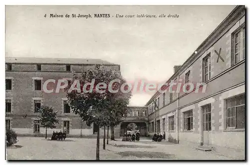 Cartes postales Maison de St joseph Nantes Une Cour interieure aile droite