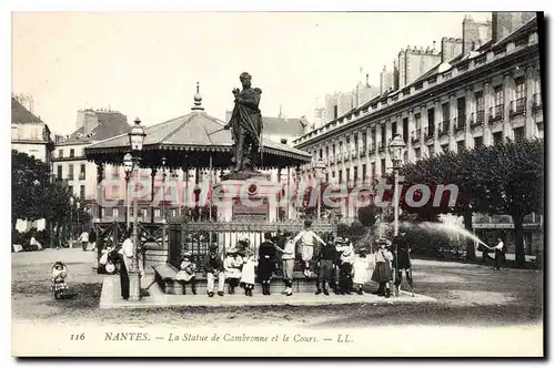 Ansichtskarte AK Nantes La Statue de Cambronne et le Cours