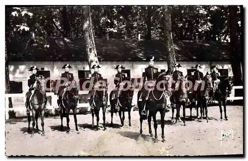 Cartes postales Saumur Un Groupe D'Ecuyers A L'Ecole