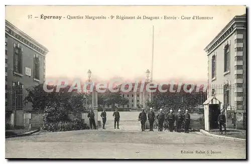 Cartes postales Epernay Quartier Marguerite Regiment De Dragons Entree Cour D'Honneur