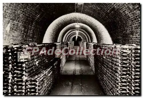 Cartes postales Epernay Une Des Caves Vins sur Lattes