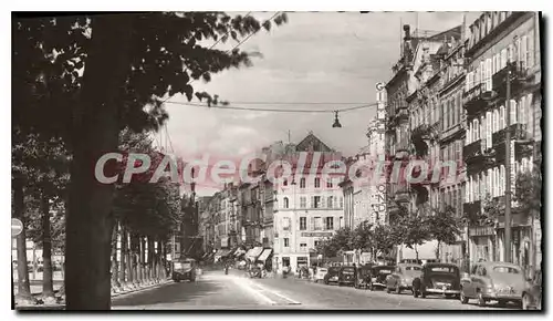 Cartes postales Metz L'Avenue Et La Rue Serpenoise