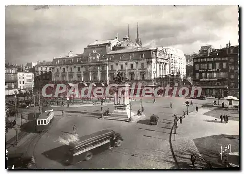 Cartes postales moderne Clermont Ferrand Place De Jaude th��tre