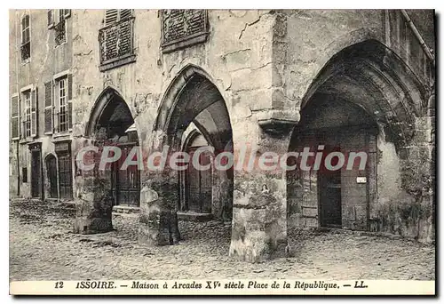 Cartes postales Issoire Maison � Arcades Place De La Republique