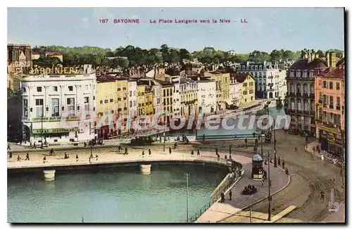 Cartes postales Bayonne La Place Lavigerie Vers La Nive