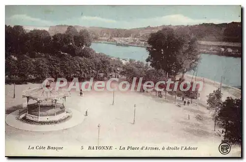 Ansichtskarte AK Bayonne La Place D'Armes