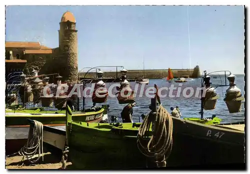 Cartes postales moderne Collioure L'Eglise Fortifiee barques aux lamparos