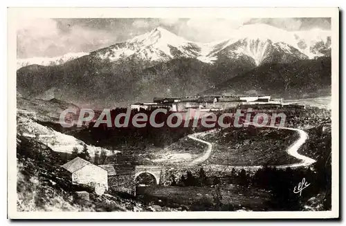 Cartes postales Mont Louis La Citadelle Au Fond chaine des pyr�n�es