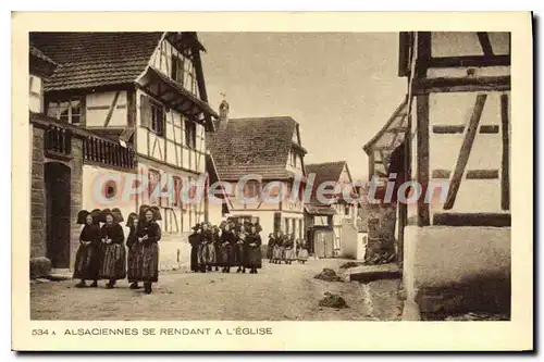 Ansichtskarte AK Alsaciennes Se Rendant A L'Eglise