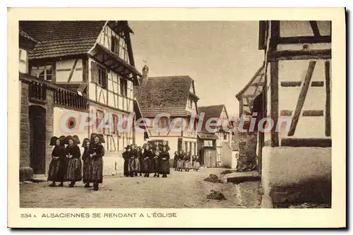Cartes postales Alsaciennes Se Rendant A L'Eglise