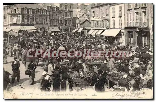 Cartes postales Le Mans La place de l'Eperon un jour de march�