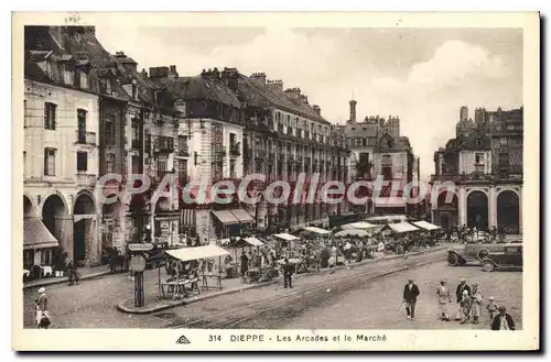 Cartes postales Dieppe Les Arcades Et Le March�