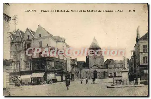 Ansichtskarte AK Lagny Place De I'Hotel De Ville Et La Statue De Jeanne D'Arc