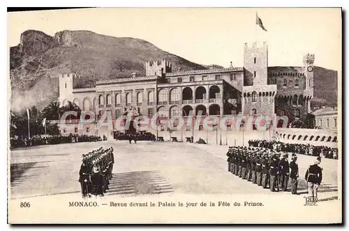 Cartes postales Monaco Revue Devant Le Palais Le Jour De La Fete du prince