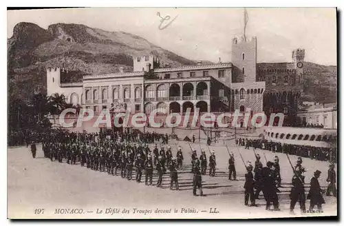 Ansichtskarte AK Monaco Le Defile Des Troupes Devant Le palais