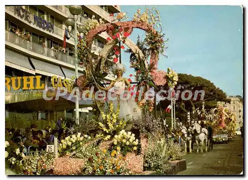 Cartes postales moderne Nice Un Char Du Corso Fleuri Carnaval