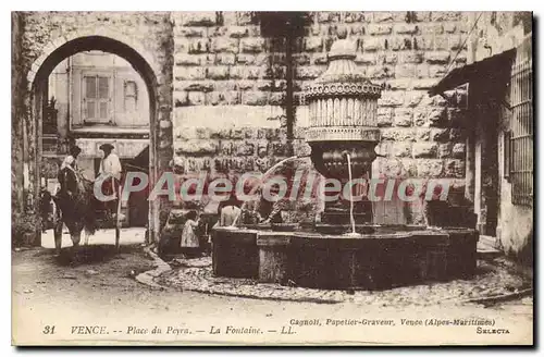 Cartes postales VENCE place du Peyra fontaine