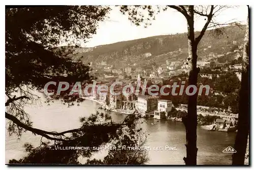 Cartes postales VILLEFRANCHE-sur-MER � travers les pins