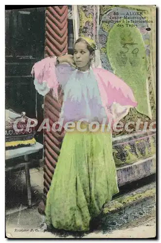 Cartes postales ALGER jeune Mauresque employ�e � la fabrication des tapis