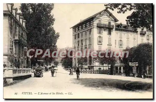 Cartes postales Vittel L'Avenue Et Les Hotels