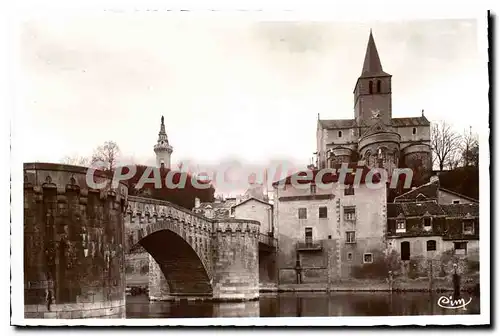 Cartes postales Montmorillon Le Vieux Pont La Vierge Du Chateau Et I'Eglise Notre Dame