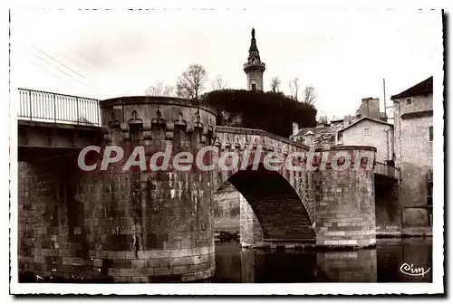 Ansichtskarte AK Montmorillon La Vierge Du Chateau Et Le Vieux Pont