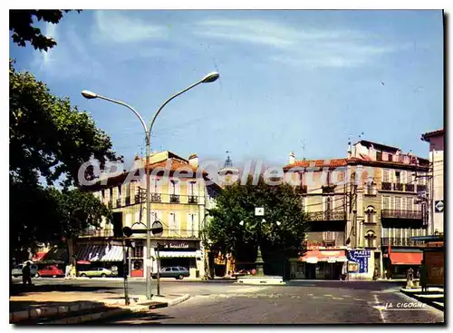 Cartes postales moderne Aubagne La Place Des Quinze Et La Vieille Ville