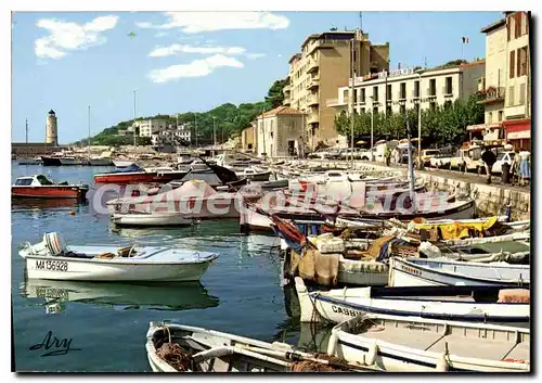 Cartes postales moderne Cassis Un Coin Du Port Et Les Roches Blanches