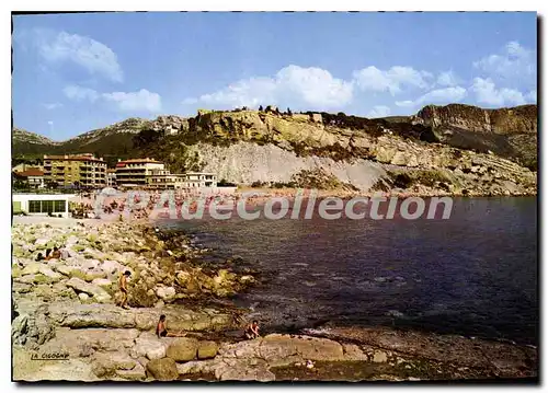 Cartes postales moderne Cassis Ensemble De La Plage Domine Par Les Ruines