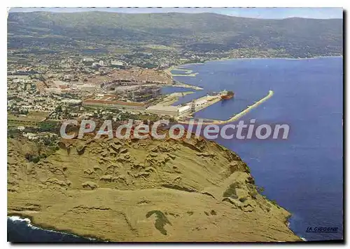 Cartes postales moderne La Ciotat Les Chantiers Maritimes Le Port Et La Ville