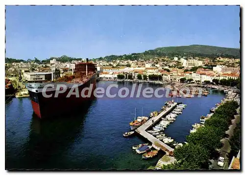 Cartes postales moderne La Ciotat Le Port Et Les Chantlerts Navals petrolier nivose