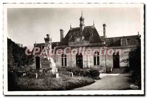 Cartes postales St Georges D'Oleron La Mairie Et Le Monument Aux Morts