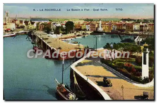 Ansichtskarte AK La Rochelle Le Bassin A Flot Quai Valin