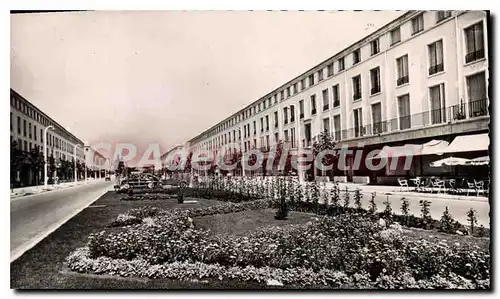 Ansichtskarte AK Royan Cours A Briand Massifs De Fleurs