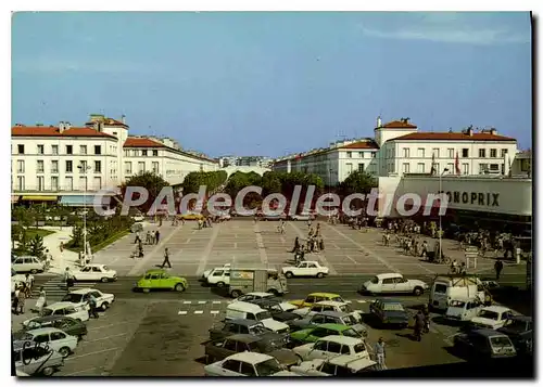 Cartes postales moderne Royan La Place Renaissance At I'Avenue Aristide Briand