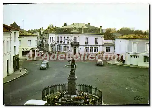 Cartes postales moderne Saujon La Place Denfert Rochereau poste credit agricole