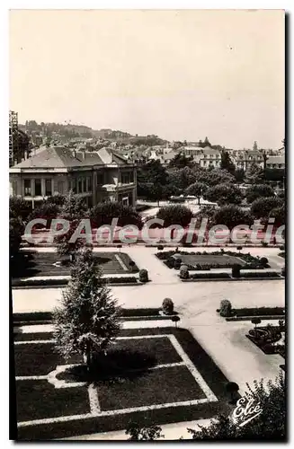 Cartes postales Brive La Gaillarde Le Jardin Public Au Fond La Poste