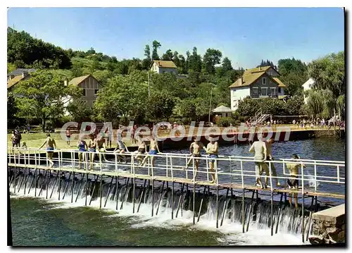 Cartes postales moderne Tulle La Baignade A La Passerelle