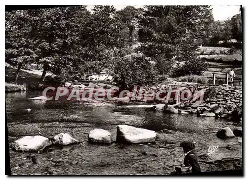 Cartes postales moderne Ussel Deversoir Du Moulin Du Roudal