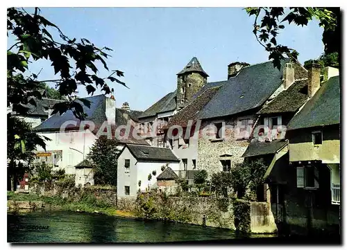 Cartes postales moderne Segur Le Chateau Vieiles Maisons Au Bord De I'Auvezere