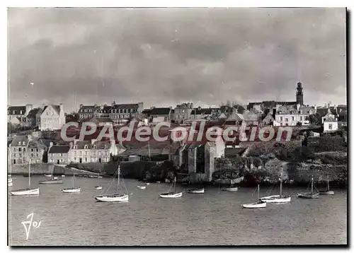 Cartes postales moderne Le Conquet La Vieille Cite Du Conquet Dominant Le Port De Peche