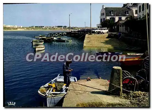 Cartes postales moderne Le Petit Port Du Pouldu Au Fond La Plage Et Le Village De Vacances