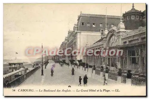 Cartes postales Cabourg Le Boulevard Des Anglais Le Grand Hotel Et La Plage