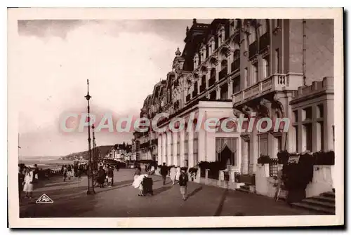 Ansichtskarte AK Cabourg Le Grand Hotel Et La Digue