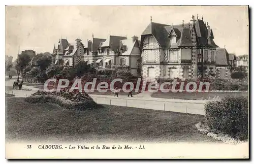 Cartes postales Cabourg Les Villas Et La Rue De La Mer